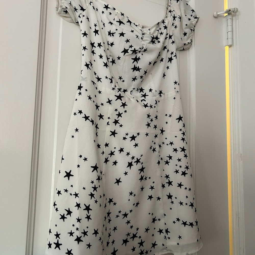 Cute off the shoulder patriotic dress.